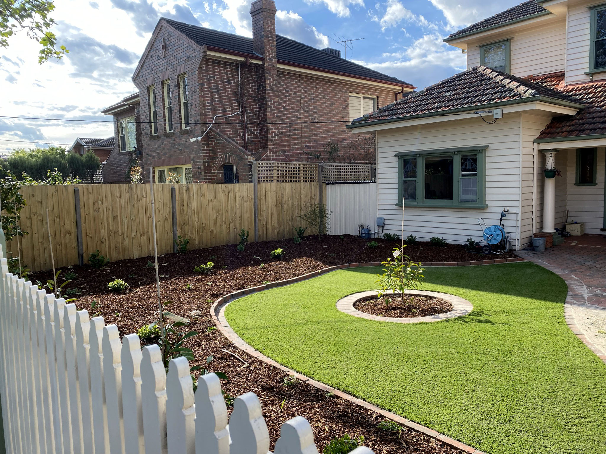 Glen Iris — garden and lawn
